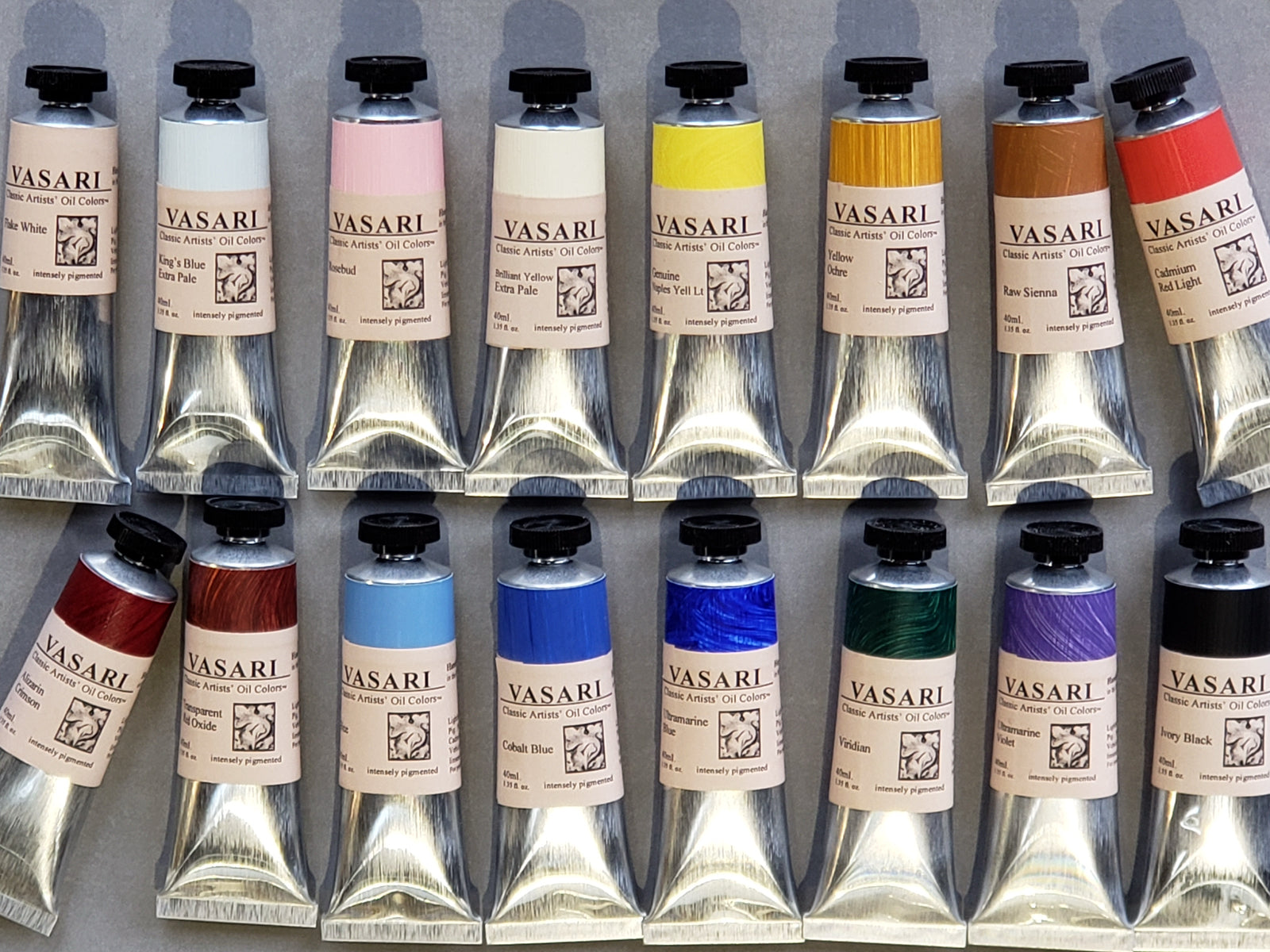 The Casey Childs Portrait Set of 16 Vasari Classic Artists' Oil Colors used by this artist.